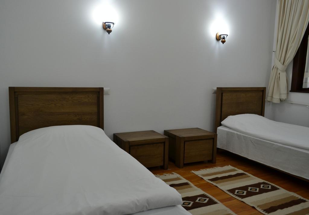 Casa De Oaspeti Sfantul Nicolae Iasi Ngoại thất bức ảnh